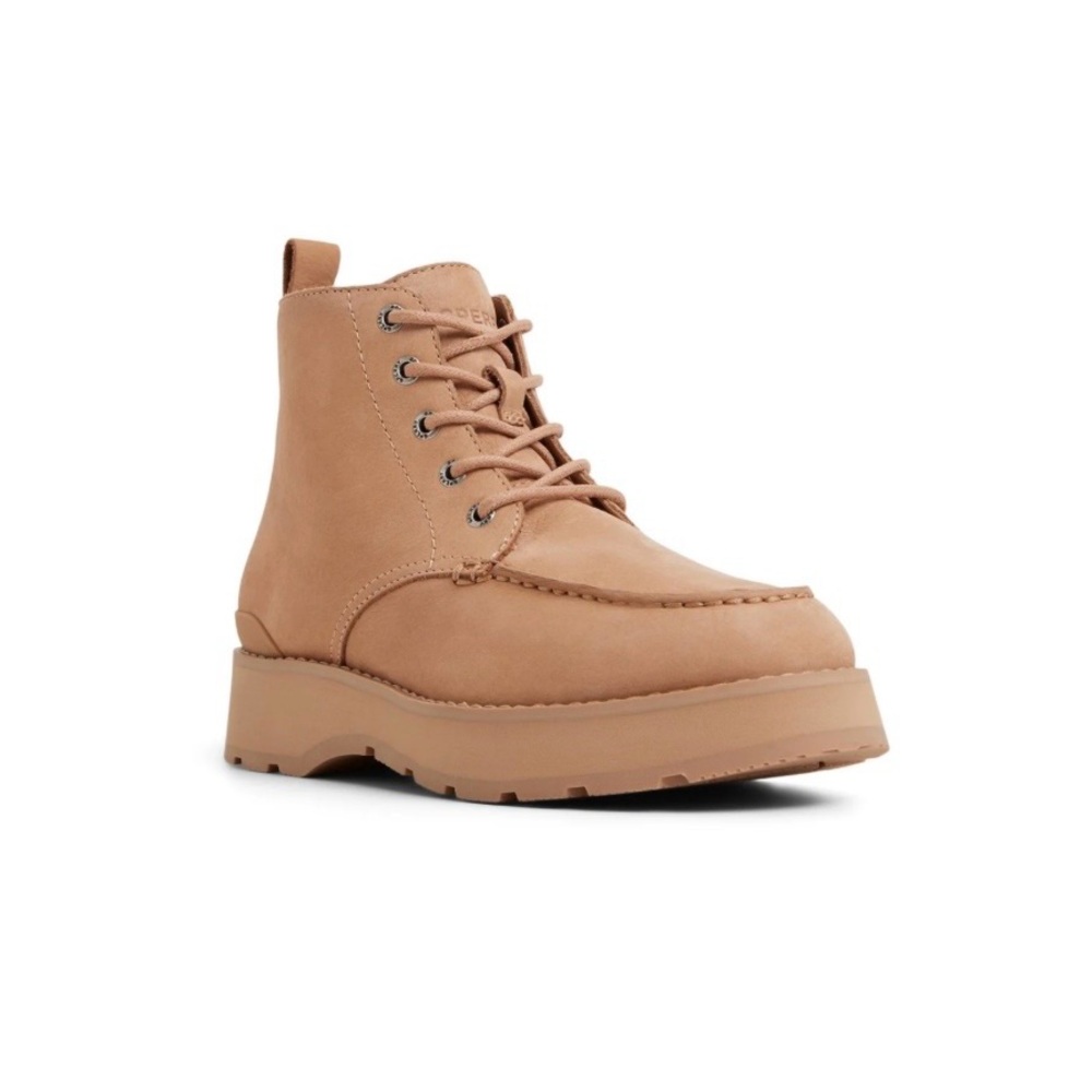 New in box - Sperry Women’s Newbury Chelsea Lug Boot - Tan